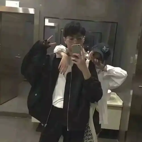 头像你是我的春夏秋冬,我却是你的甲乙丙丁
