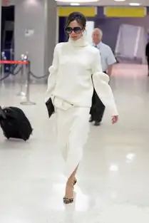 贝嫂时刻都优雅迷人的3大必胜穿搭法则,爱美女孩一定要学一学
