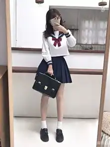 全世界都有好看的校服穿,我酸了
