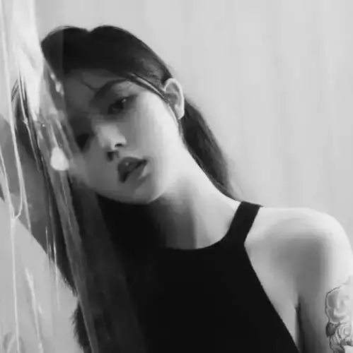 丧系男生女生头像
