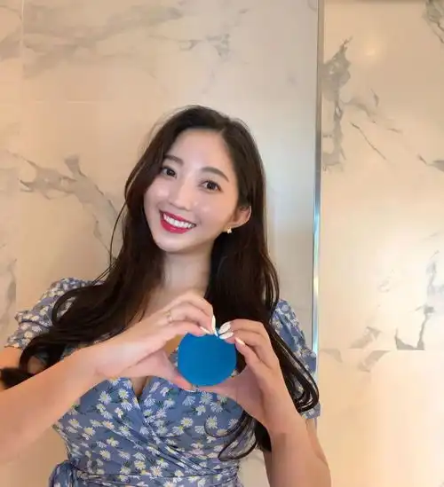 微胖身材,需要饱满曲线来支撑,增加肌肉比一味减肥更重要
