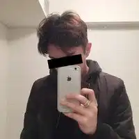 镜子是另外一个自己喜欢自拍的个性男生头像

