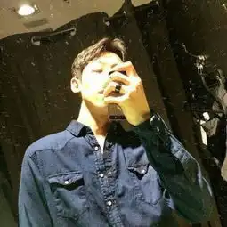 不谈感情不谈落魄杯酒下肚一醉方qq男生头像我要个性网
